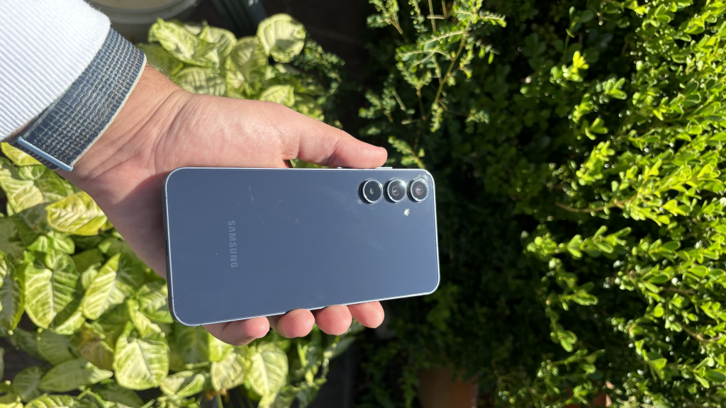 Performance and Software of Samsung Galaxy A55 Features